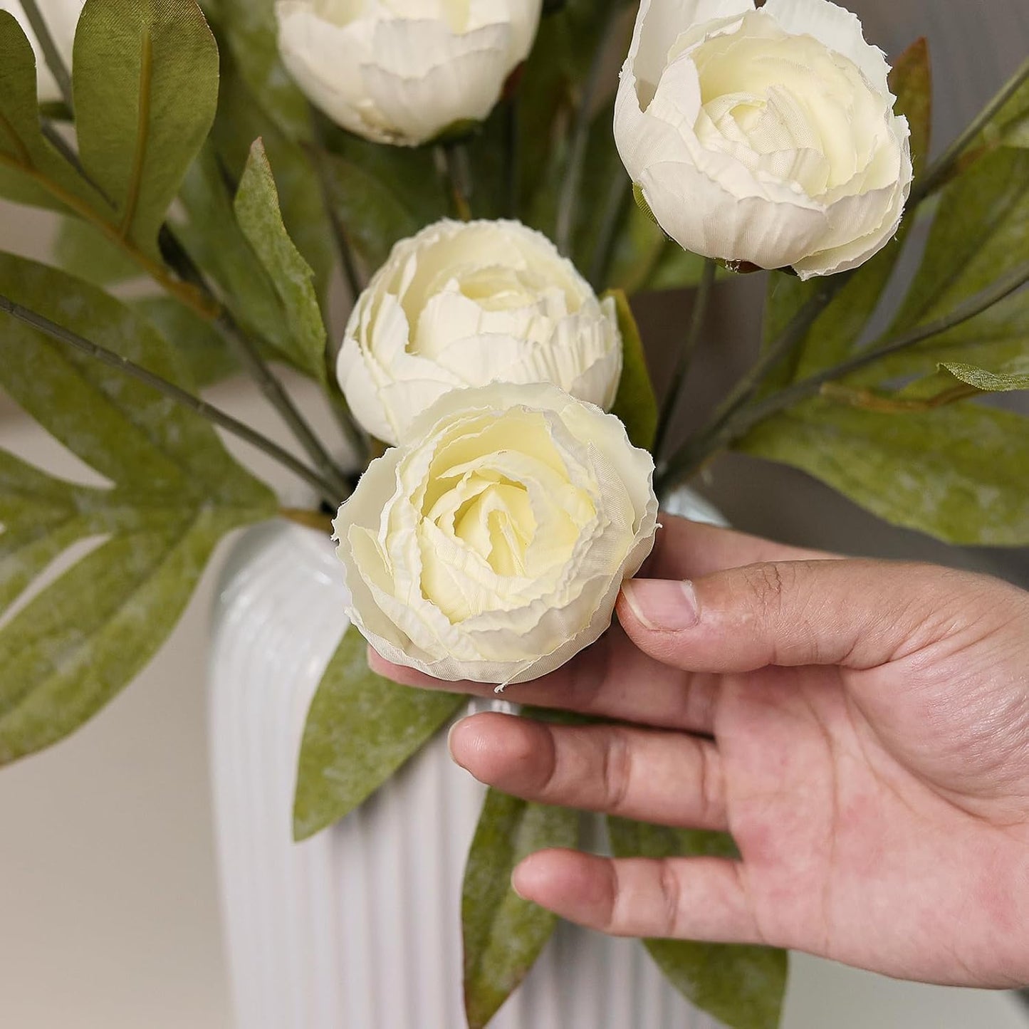 🌸 Elegant Artificial Flower Centerpiece 🌿 – Cozy Home Decor ✨